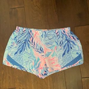 Lilly Pulitzer ocean trail shorts